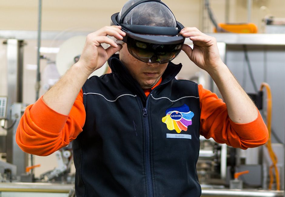 Techniker macht sich für den Umbau bereit Techniker macht sich für den Umbau bereit
