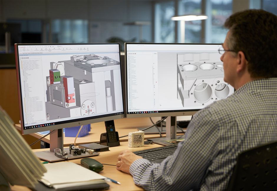 Konstruktive Umsetzung von Kundenprojekten an modernen CAD-Arbeitsplätzen Konstruktive Umsetzung von Kundenprojekten an modernen CAD-Arbeitsplätzen