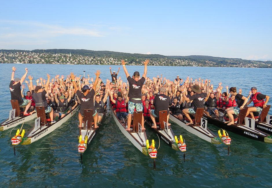 Teamwork beim Drachenboot-Rennen: Ergonianer:innen feiern das 35. Jubiläum von Ergon. Teamwork beim Drachenboot-Rennen: Ergonianer:innen feiern das 35. Jubiläum von Ergon.